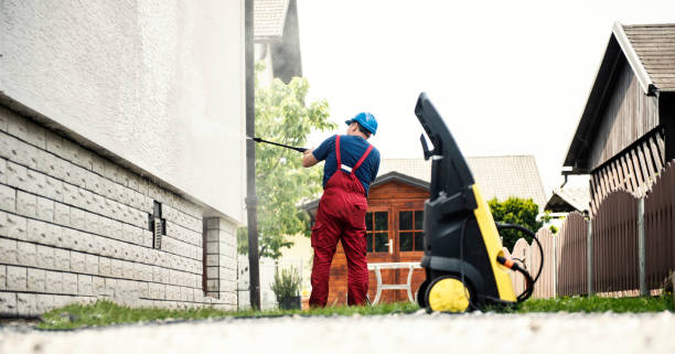 Best Garage Pressure Washing  in Lancaster, WI